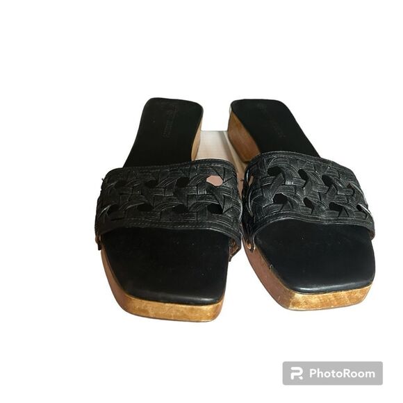 Tory Burch Basketweave Sandals - Picture 7 of 7